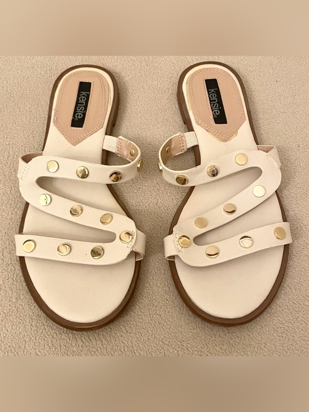 Kensie Mimosa Cream Gold Studded 6M Edgy Chic Preppy Gladiator Strappy Sandals